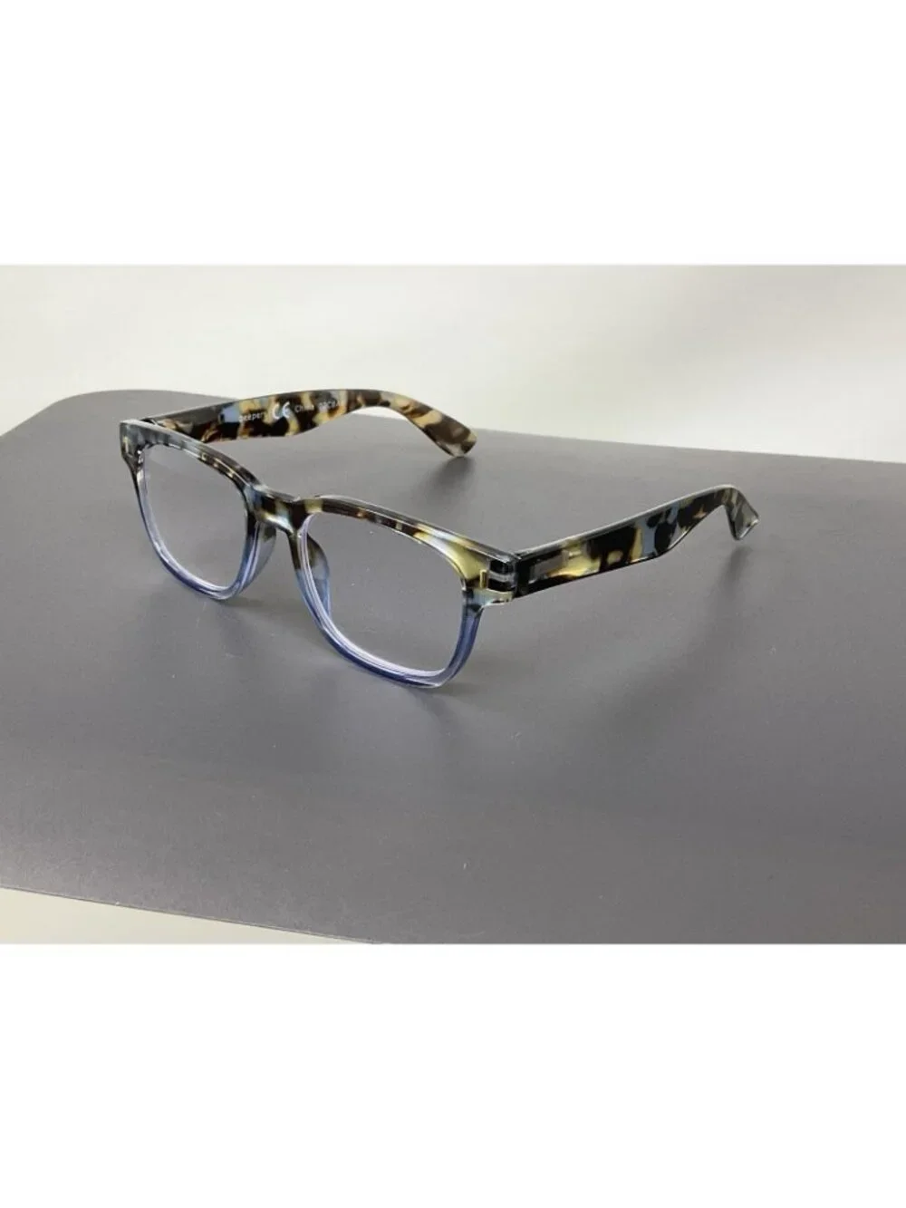 Peepers frame very
